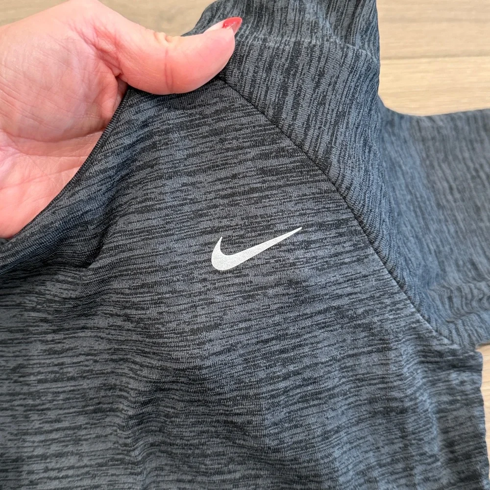 NIKE Gray Black Tech Fleece Waffle Knit Dri-Fit‎ Running Long Sleeve Top Size XS